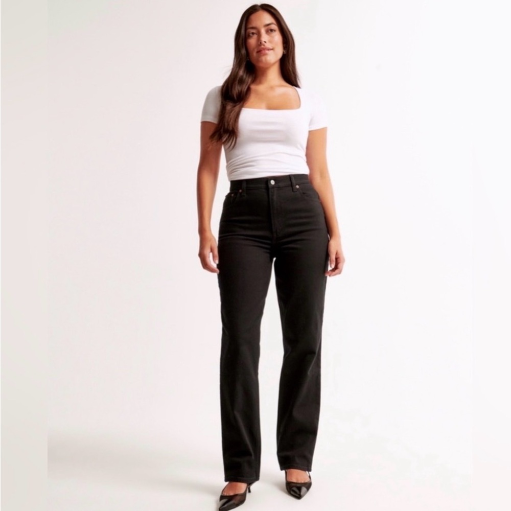 ✨Abercrombie & Fitch Ultra High Rise 90s Straight Leg Jeans✨